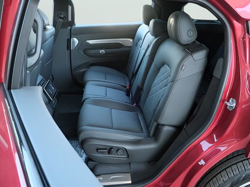 New 2024 VinFast VF 9 Plus AWD/4WD image 17