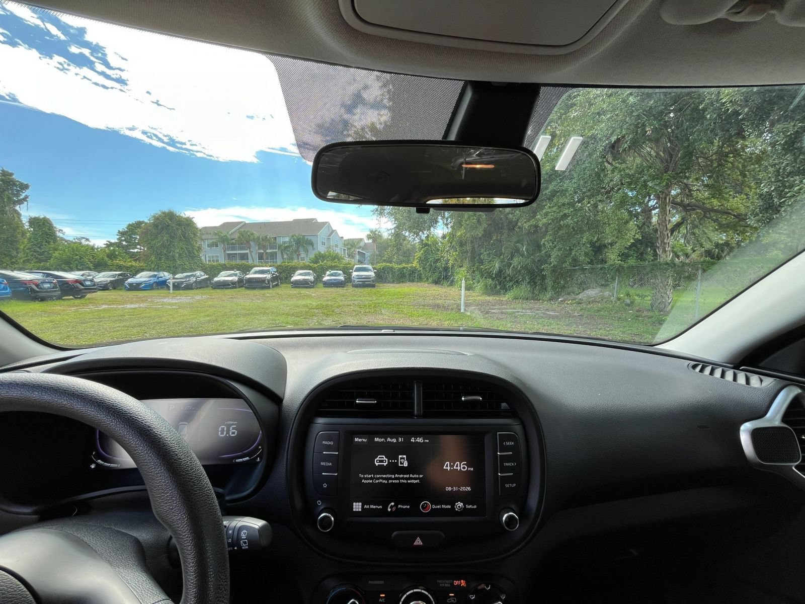 Used 2025 Kia Soul LX w/ LX Technology Package FWD image 30