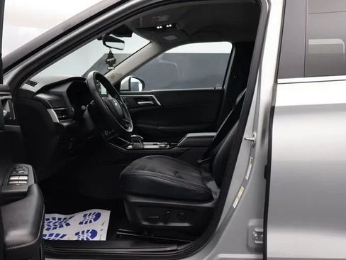 Used 2025 Mitsubishi Outlander SE AWD/4WD image 14
