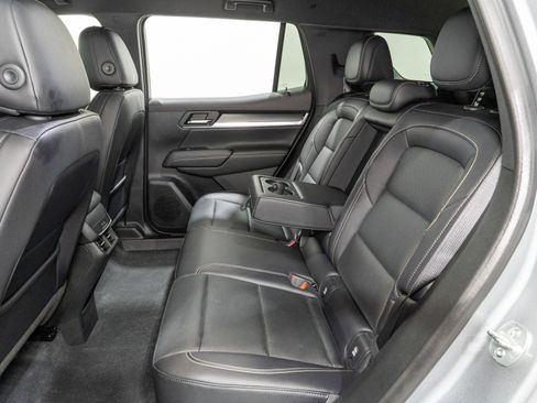 Used 2025 GMC Terrain Elevation w/ Elevation Premium Package image 30