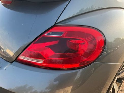 Used 2014 Volkswagen Beetle R-Line FWD image 12