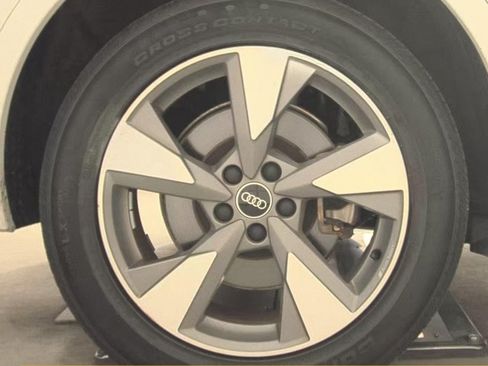 Used 2023 Audi Q5 2.0T Premium w/ Convenience Package AWD/4WD image 15