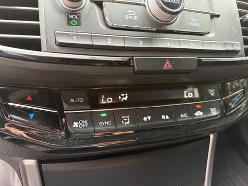 Used 2017 Honda Accord Sport image 17