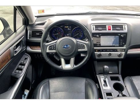 Used 2015 Subaru Outback 3.6R Limited AWD/4WD image 6