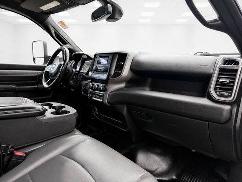 Used 2021 RAM 3500 Tradesman w/ Chrome Appearance Group AWD/4WD image 10