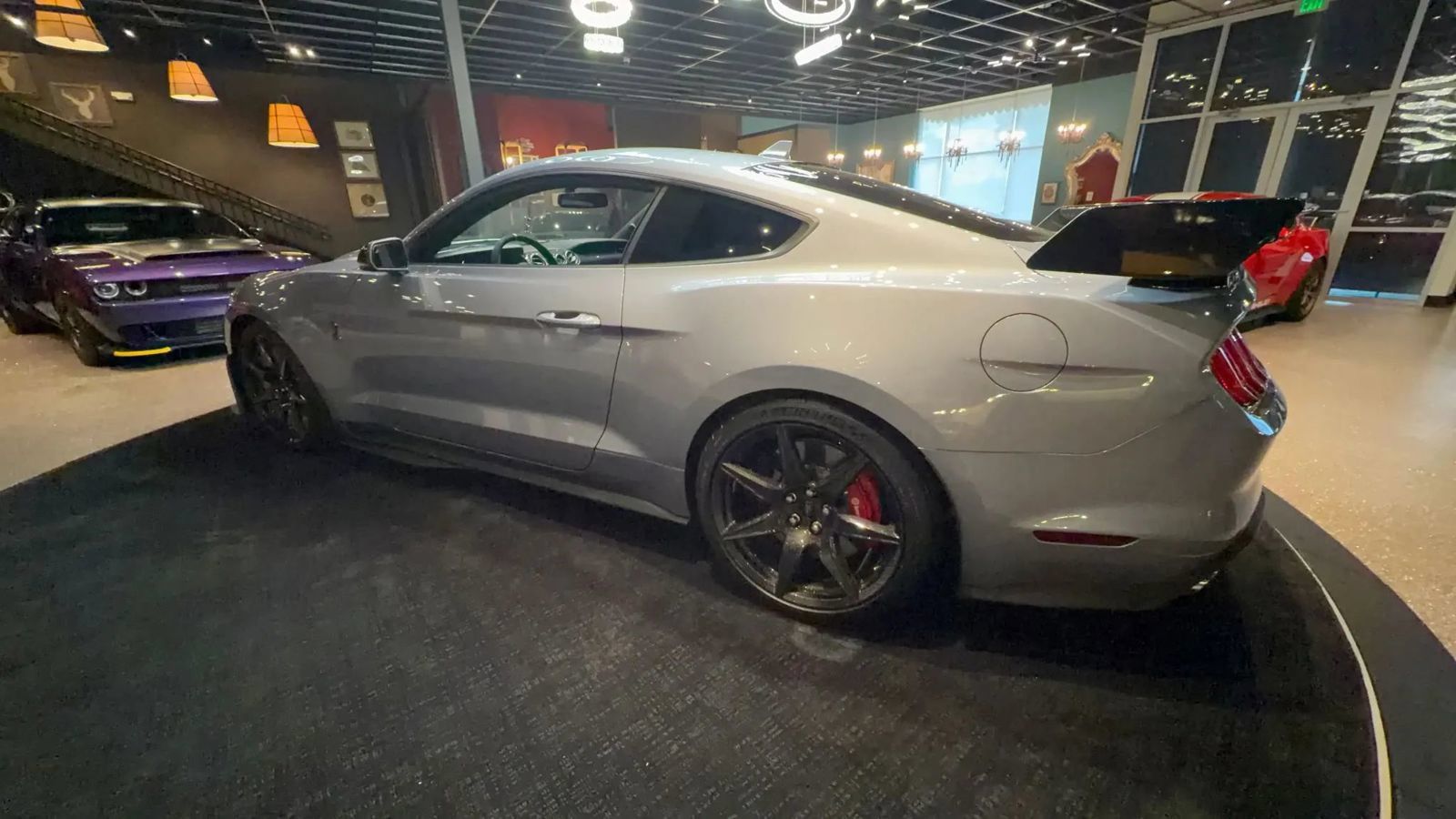Used 2022 Ford Mustang Shelby GT500 w/ Carbon Fiber Track Pack RWD image 4