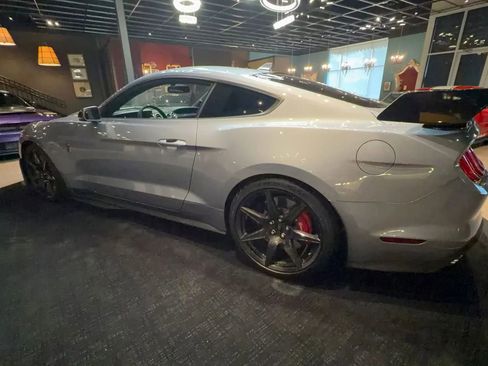 Used 2022 Ford Mustang Shelby GT500 w/ Carbon Fiber Track Pack RWD image 4