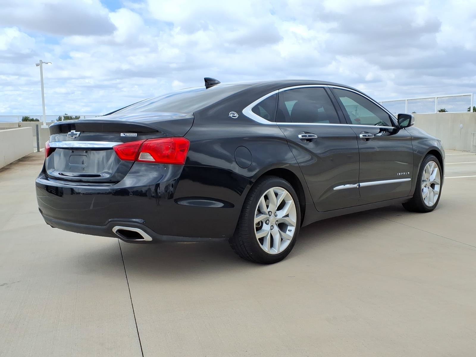 Used 2017 Chevrolet Impala Premier w/ Enhanced Convenience Package FWD image 6