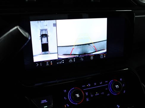 Used 2024 GMC Sierra 2500 AT4 image 23