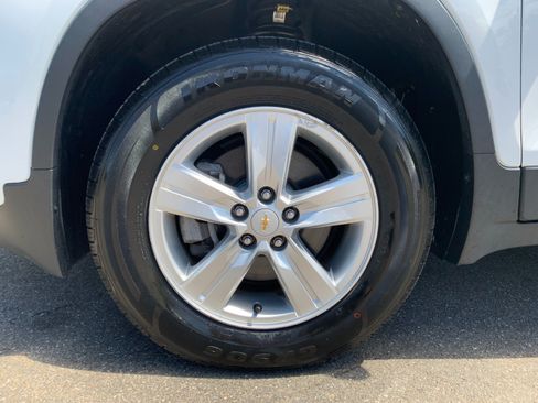 Used 2019 Chevrolet Trax LT w/ LT Convenience Package AWD/4WD image 36