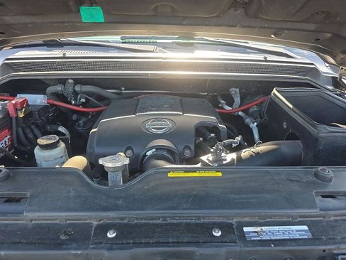 Used 2013 Nissan Titan SV w/ SV Premium Utility Pkg AWD/4WD image 16