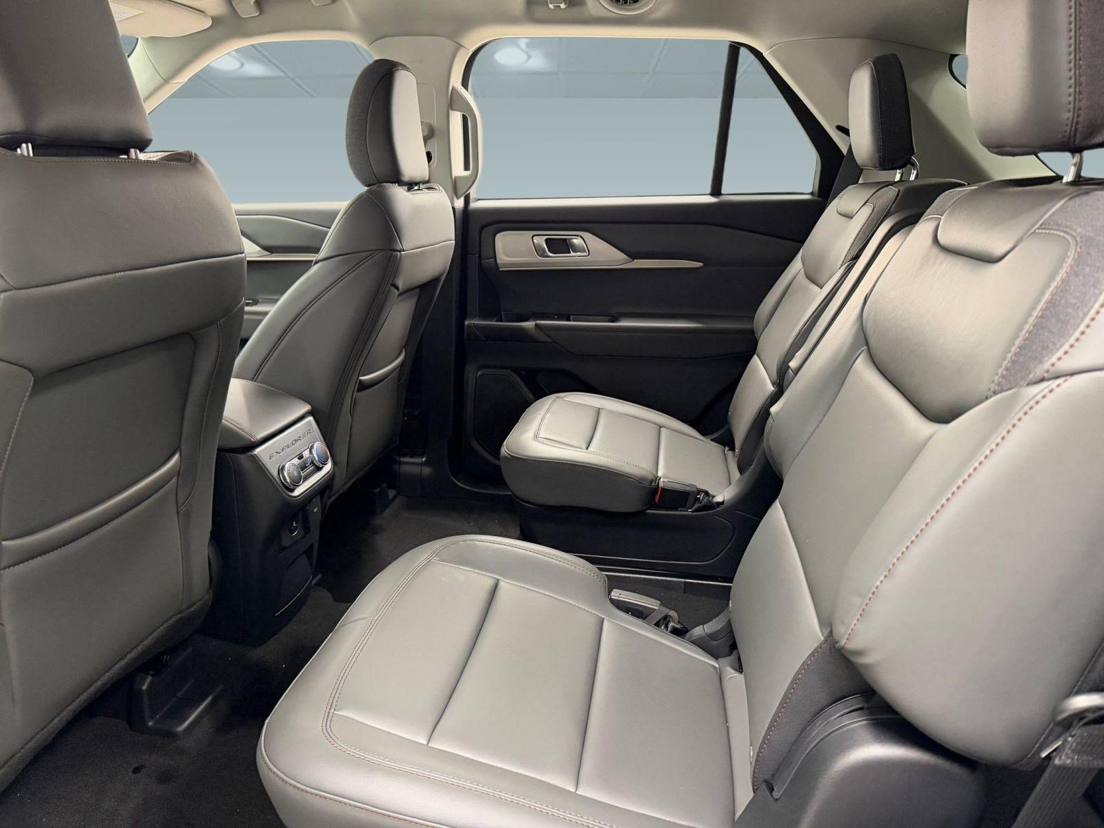 New 2026 Ford Explorer Active w/ Active Comfort Package AWD/4WD image 23