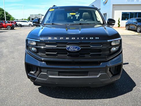 Certified 2025 Ford Expedition Active AWD/4WD image 10