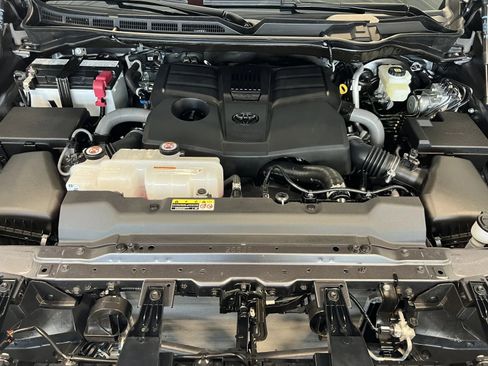 Used 2025 Toyota Tundra SR5 AWD/4WD image 52