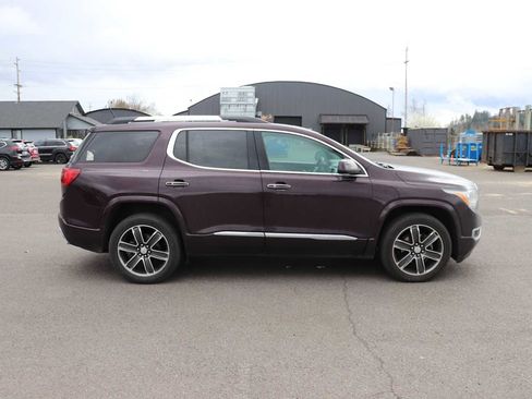 Used 2017 GMC Acadia Denali w/ Technology Package image 4