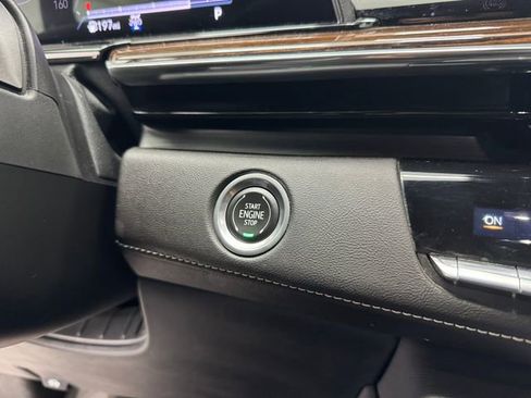 Used 2022 Cadillac Escalade Premium Luxury image 24