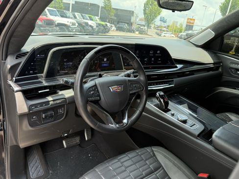 Used 2024 Cadillac Escalade V w/ LPO, ONYX Package AWD/4WD image 11