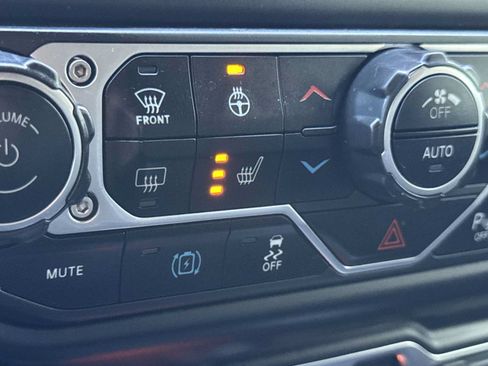 Used 2021 Jeep Wrangler Unlimited Rubicon 4xe w/ Cold Weather Group AWD/4WD image 28