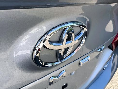 Used 2020 Toyota Camry SE FWD image 29