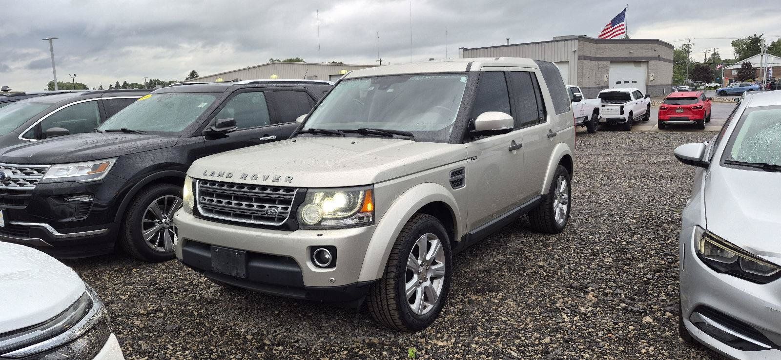Used 2014 Land Rover LR4 HSE AWD/4WD image 1