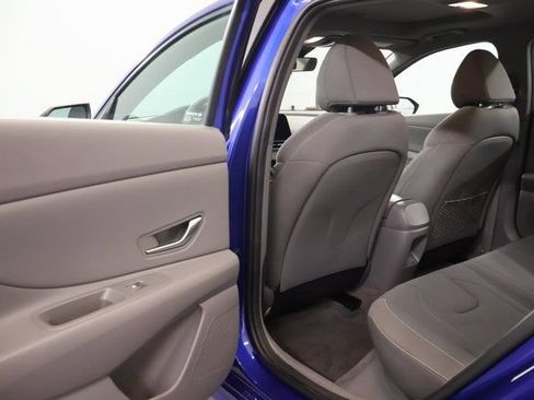 Used 2025 Hyundai Elantra SEL FWD image 28