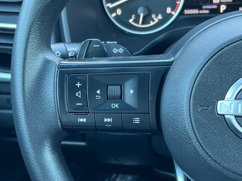Used 2023 Nissan Rogue S image 26