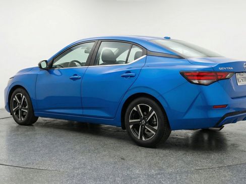 Used 2025 Nissan Sentra SV FWD image 6