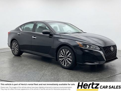 Used 2025 Nissan Altima 2.5 SV FWD image 1