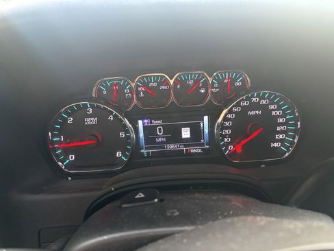 Used 2017 Chevrolet Suburban LT image 13