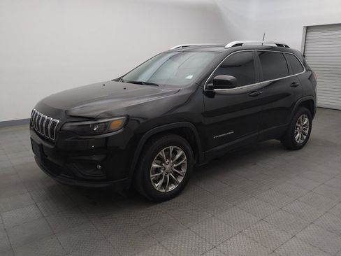 Used 2021 Jeep Cherokee Latitude Plus FWD image 2