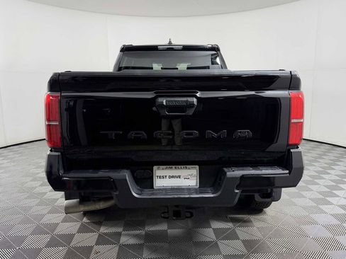 Used 2025 Toyota Tacoma TRD Off-Road AWD/4WD image 5