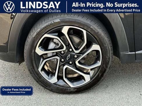 Used 2025 Chevrolet Trax RS w/ Sunroof Package FWD image 8