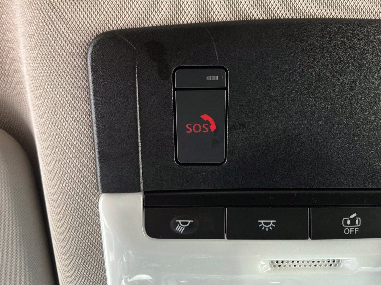 Used 2025 Nissan Rogue SV FWD image 18