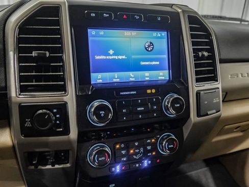 Used 2020 Ford F250 Lariat w/ Lariat Value Package AWD/4WD image 25