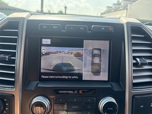 Used 2019 Ford F150 Platinum w/ Equipment Group 701A Luxury image 17