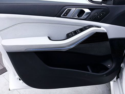 Used 2023 BMW X5 xDrive45e w/ Executive Package image 19