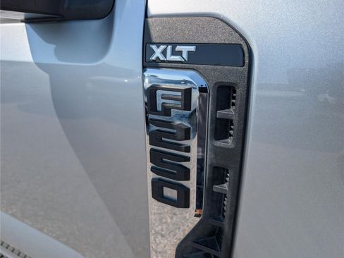 Used 2024 Ford F250 XLT AWD/4WD image 10