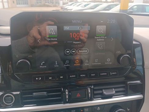 Used 2023 Nissan Pathfinder SL image 19