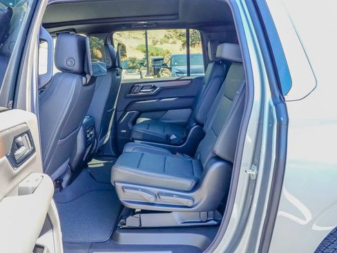 New 2026 GMC Yukon XL Denali w/ Denali Reserve Package AWD/4WD image 10