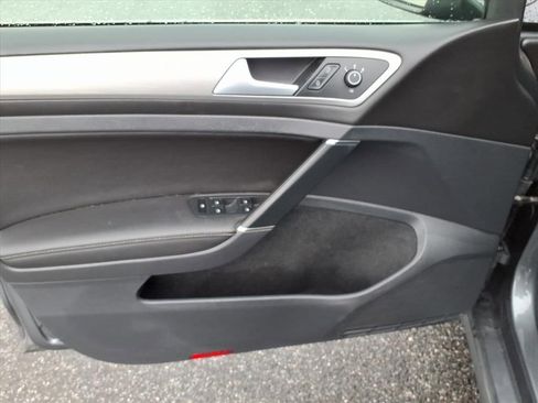 Used 2015 Volkswagen Golf TDI S image 24