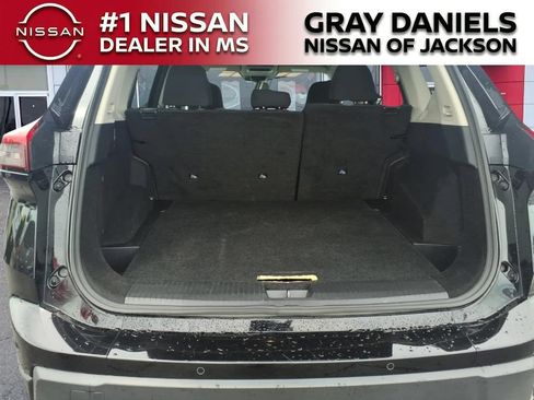 Used 2024 Nissan Rogue SV AWD/4WD image 9