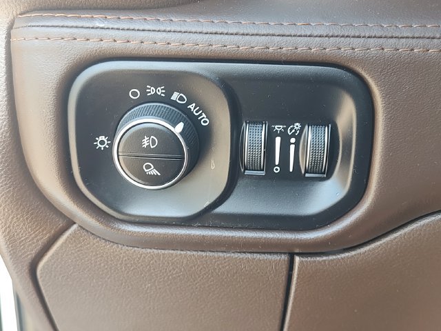 Used 2026 RAM 2500 Limited AWD/4WD image 25