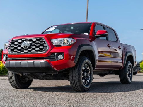 Used 2021 Toyota Tacoma TRD Off-Road AWD/4WD image 3