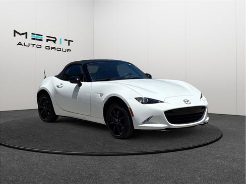 Used 2020 MAZDA MX-5 Miata Sport RWD image 1