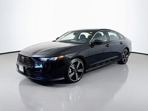 Used 2024 Honda Accord Sport image 2