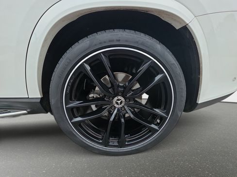 Used 2024 Mercedes-Benz GLS 450 4MATIC image 36