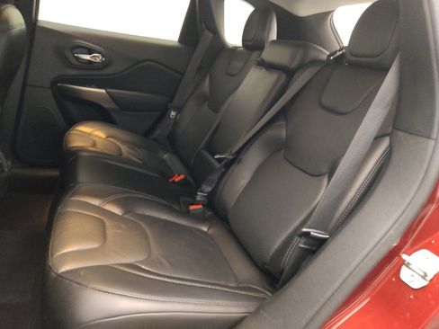 Used 2020 Jeep Cherokee Limited image 18