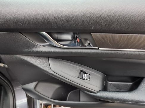 Used 2018 Honda Accord EX-L image 23