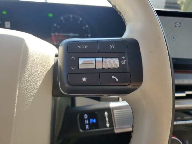 Used 2025 Hyundai Santa Fe Calligraphy FWD image 23
