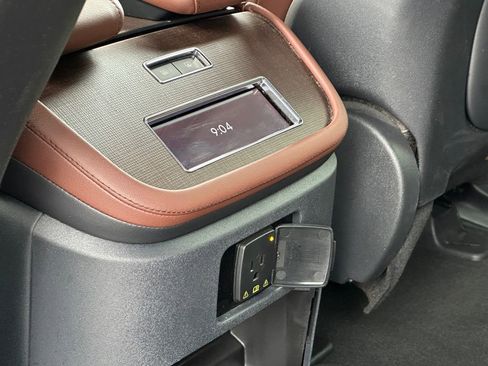 Used 2025 Lincoln Navigator Reserve AWD/4WD image 24